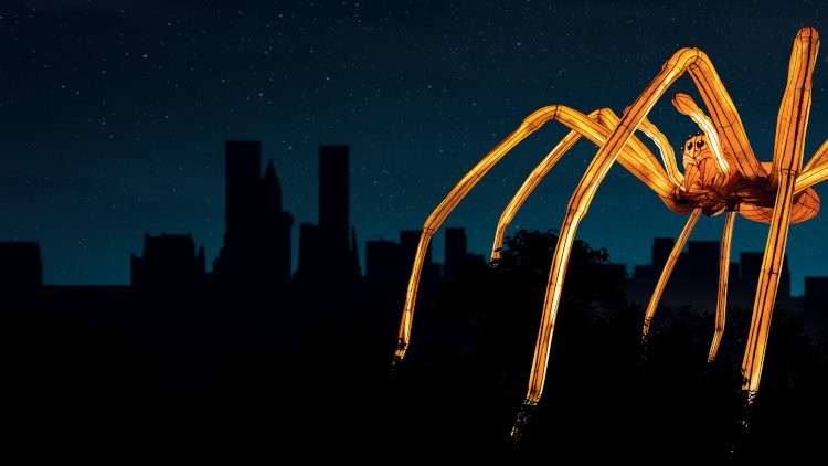 Changez d'échelle le temps d'une promenade nocturne spectaculaire au Jardin des Plantes à la découverte de la faune minuscule.